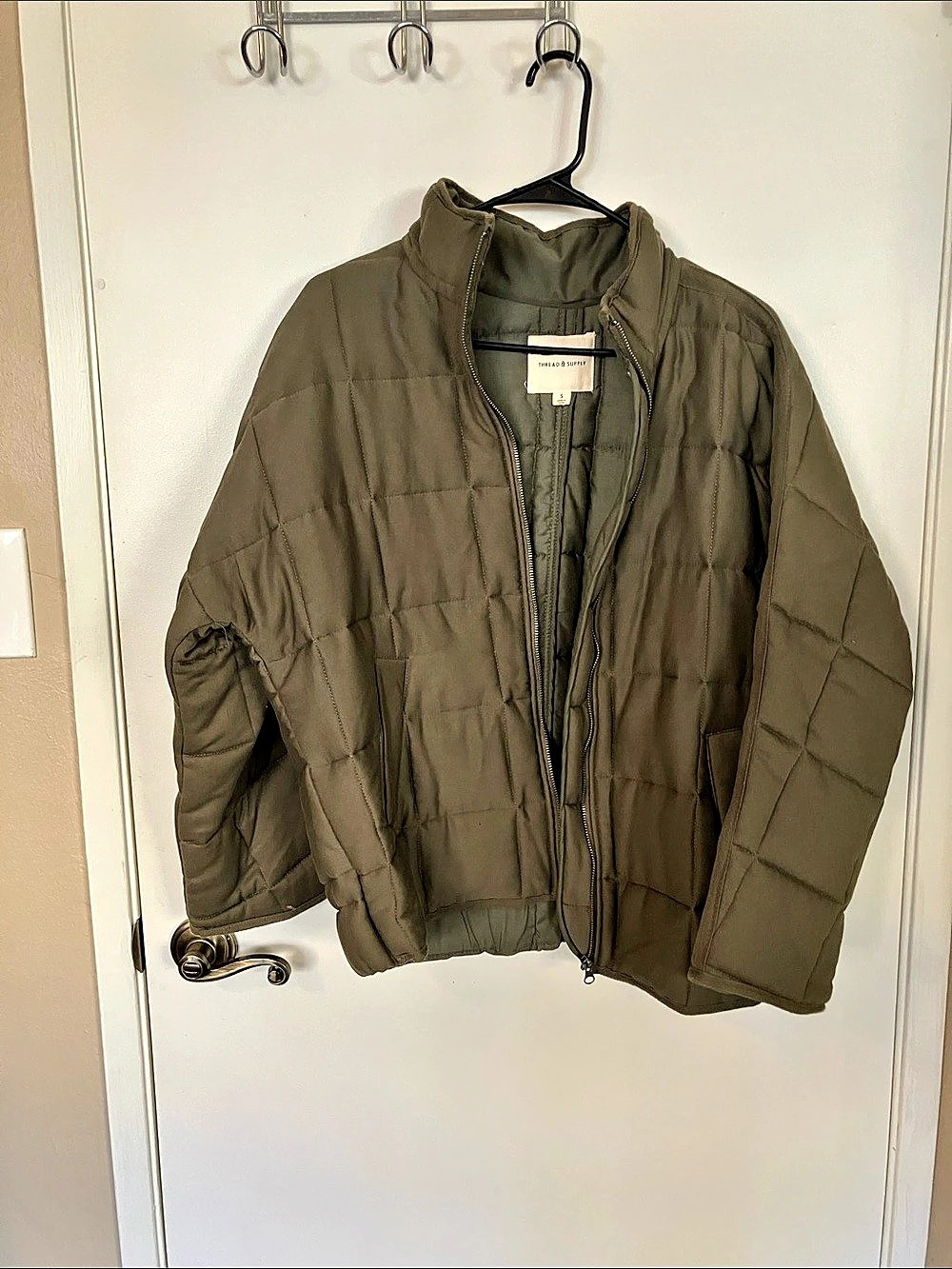 Thread & Supply Puffer Jacket in Green Size Small Like New